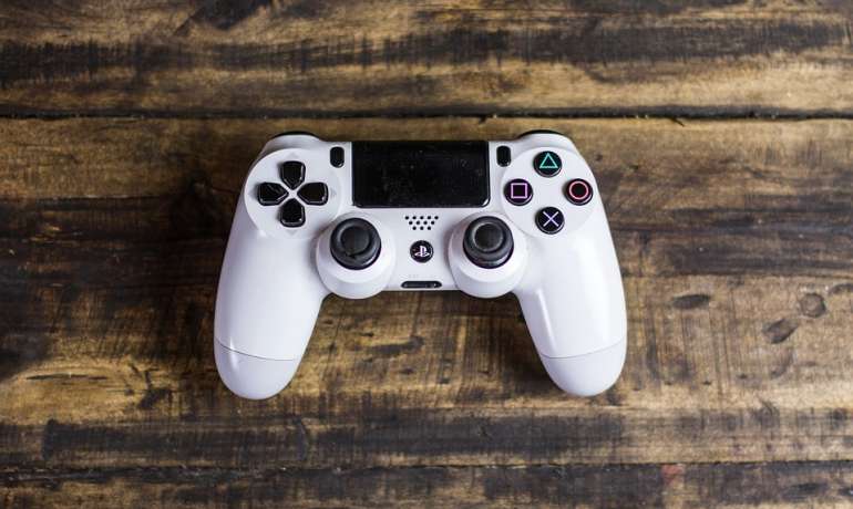 ¿Cómo soluciono el problema de la salida de audio en mi PS5?
